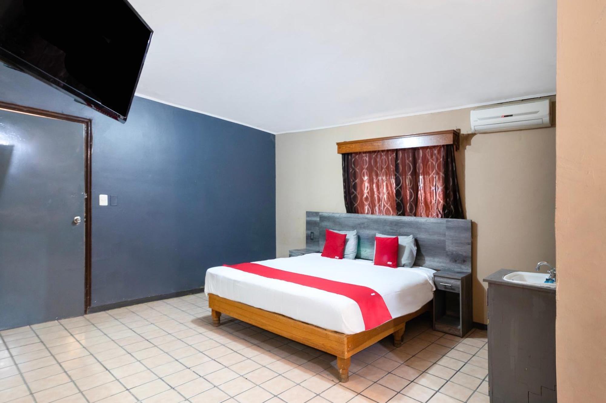Hotel Oyo Real Del Sur, Estadio 3*